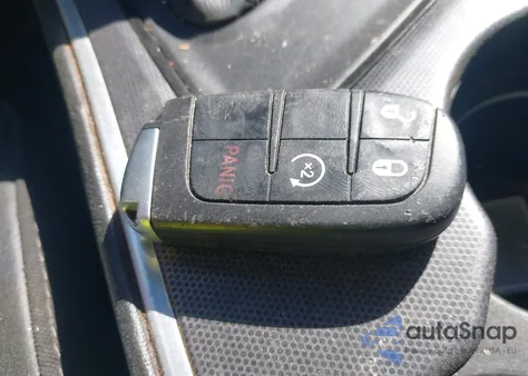 2016 Dodge Challenger 392 Hemi Scat Pack Shaker z USA, uszkodzony, nr VIN 2C3CDZFJ8GH351819